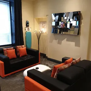  Apartment Spittal St -