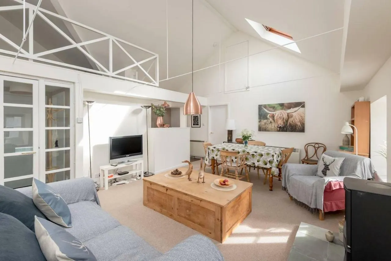 Joivy Loft At The Brewery With Free Parking Apartment Edinburgh